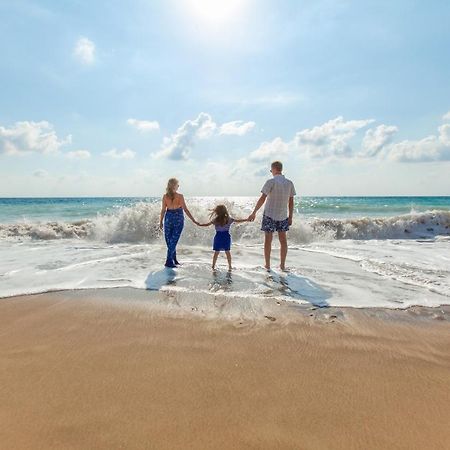 Arenales Beach 아레날레스 델 솔 외부 사진